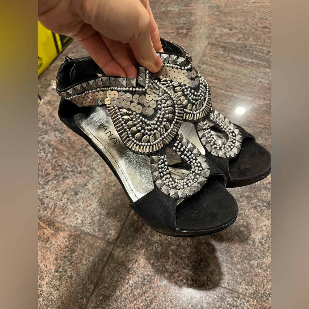 Like new Liliana sequins jewelled platform high heels size 7 (fits like 7.5)